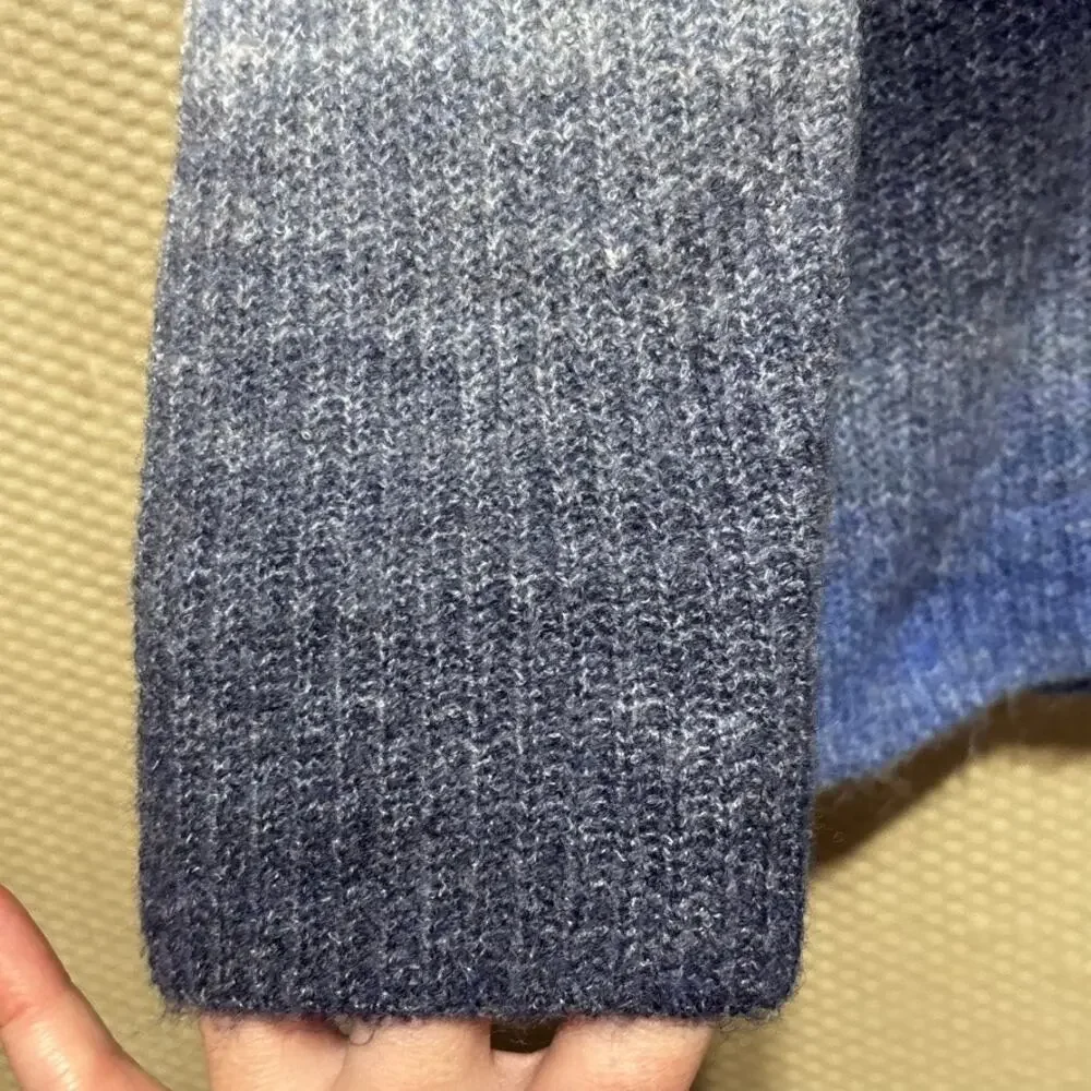 Skye's The Limit Blue Ombre Tie-Dye Crewneck Sweater Size Large Striped Knit NWT